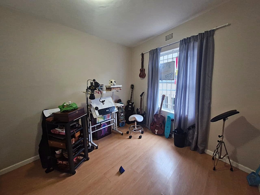 2 Bedroom Property for Sale in Uitzicht Western Cape